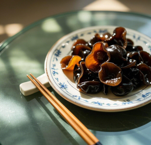 木耳久泡真的會產(chǎn)生劇毒嗎？食品安全檢測儀的原理與應用